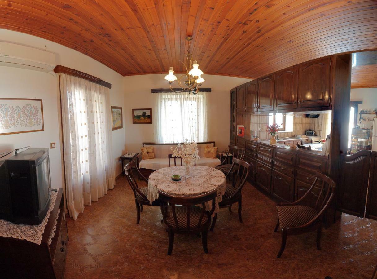 Апартаменты House Chrissa Митимна Экстерьер фото